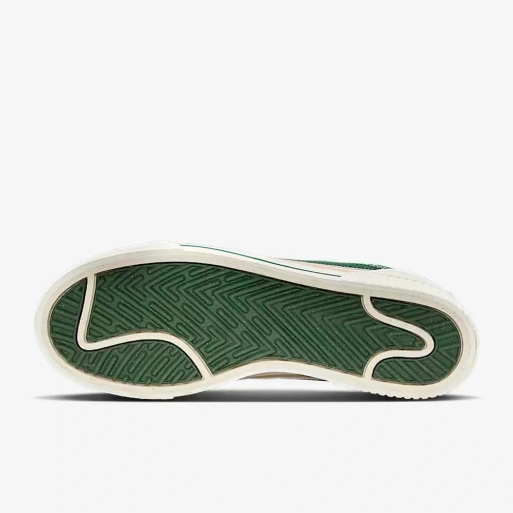 Nike WMNS Court Legacy Lift
Platforms 
White/Sail/Sesame/Fir
Style DM7590-107 - Picture 4 of 16